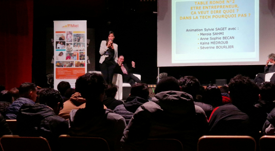 Conférence lors de l'événement Femmes Tech et entrepreneuriat